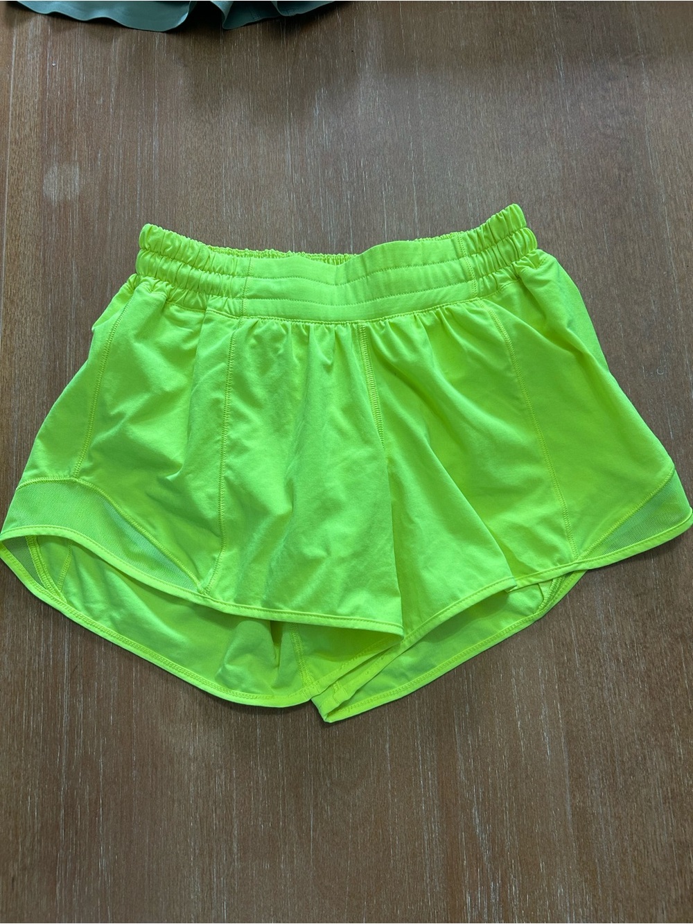 lululemon Hotty Hot high rise 2.5 yellow shorts